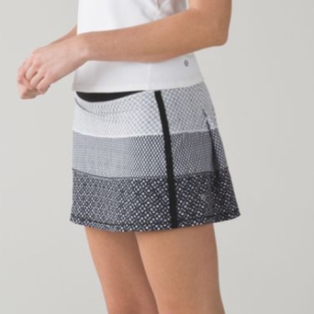 Lululemon Pace Rival skirt II Dottie eyelet size 2 EUC - Picture 6 of 6